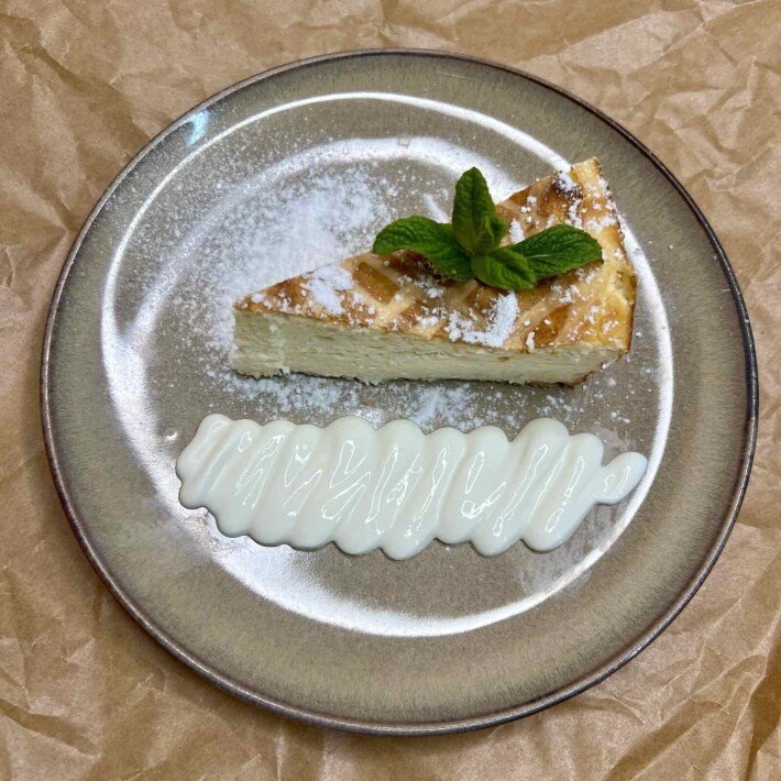 Пудинг из творога со сметаной