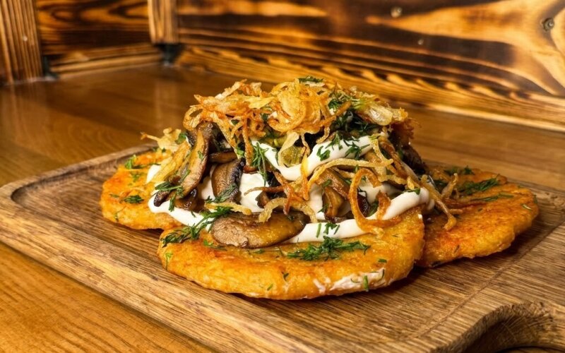 Драники с луком и грибами