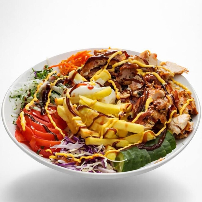 Донер кебаб на тарелке стандарт