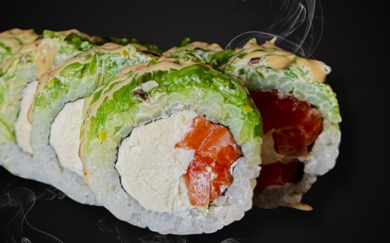 Ролл «Вакаме с перцем»