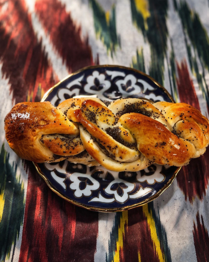 Домашняя булочка с маком