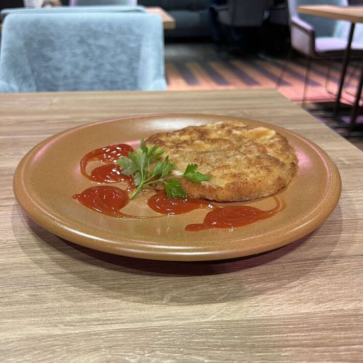 Карбонат из свинины (отбивная) с кетчупом