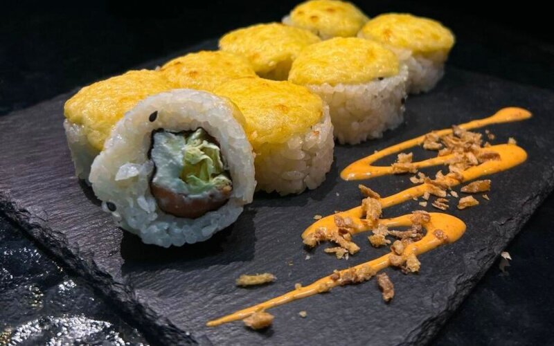 Запеченный ролл «Хот бриз»