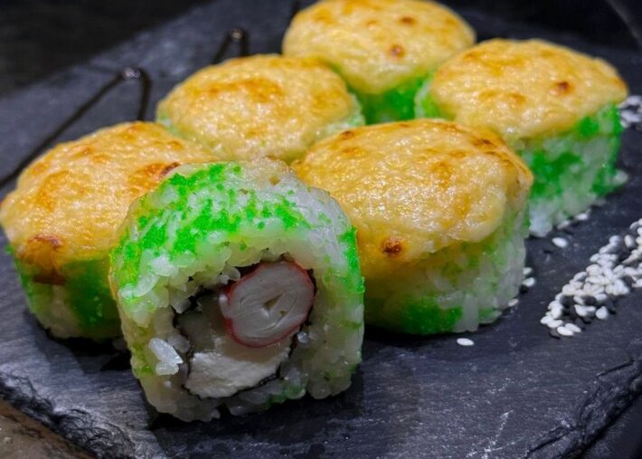 Запеченный ролл «Хот калифорния»