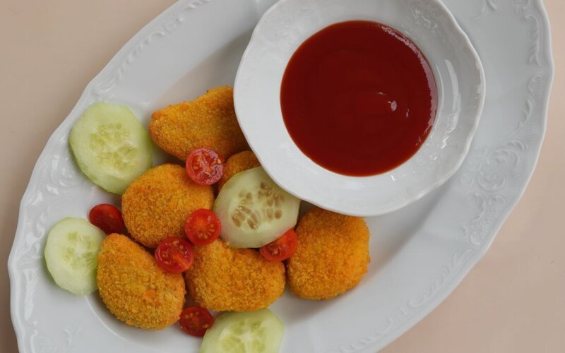 Наггетсы из цыпленка с соусом