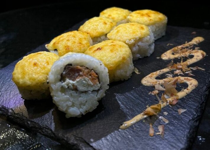 Запеченный ролл «Хот терияки»