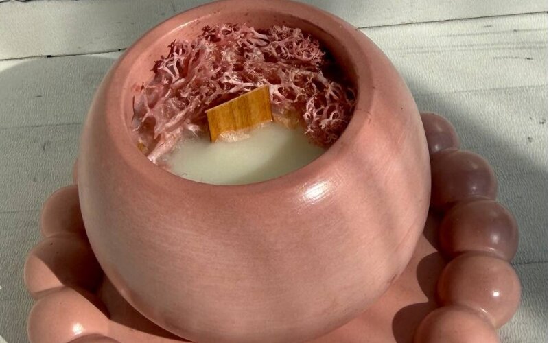 Свеча в наборе с подставкой