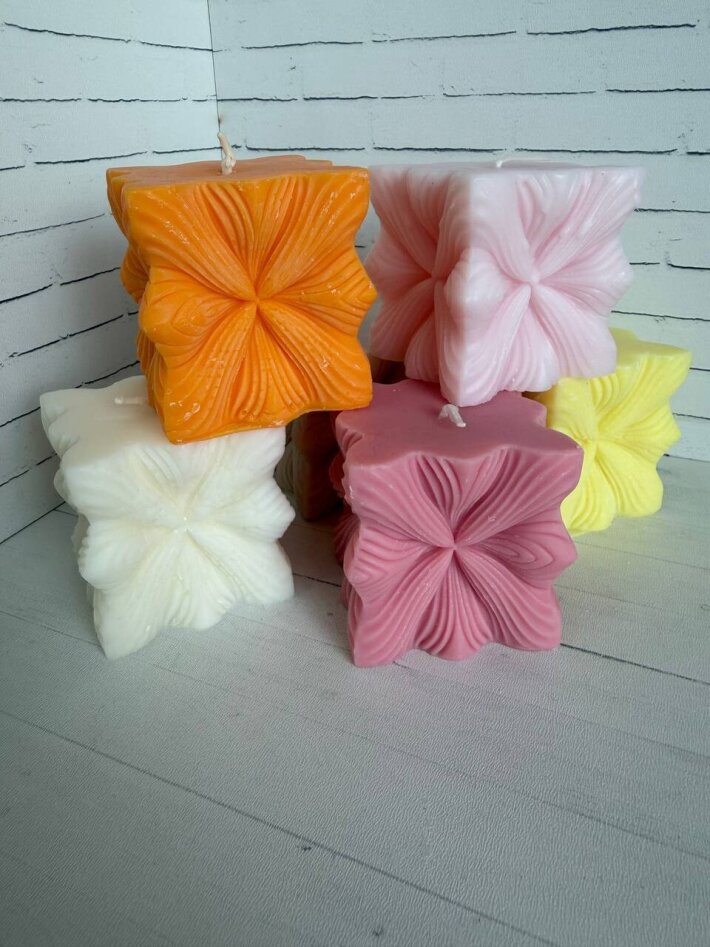 Формовая свеча