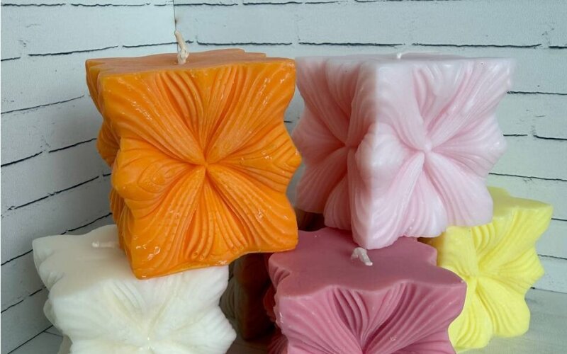 Формовая свеча