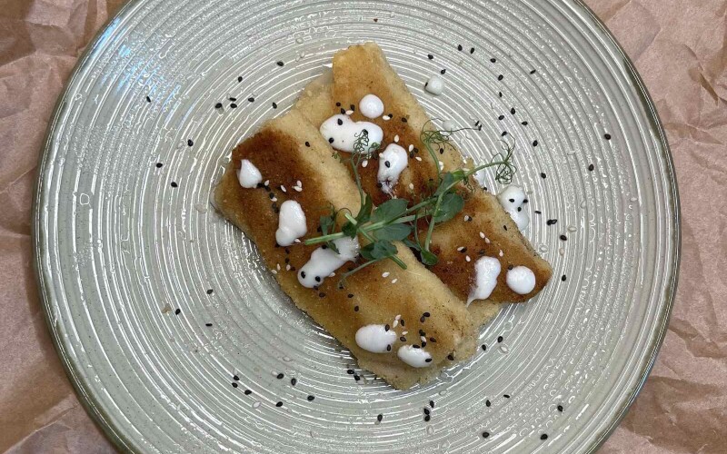 Блинчики с красной рыбой и сыром «Моцарелла»