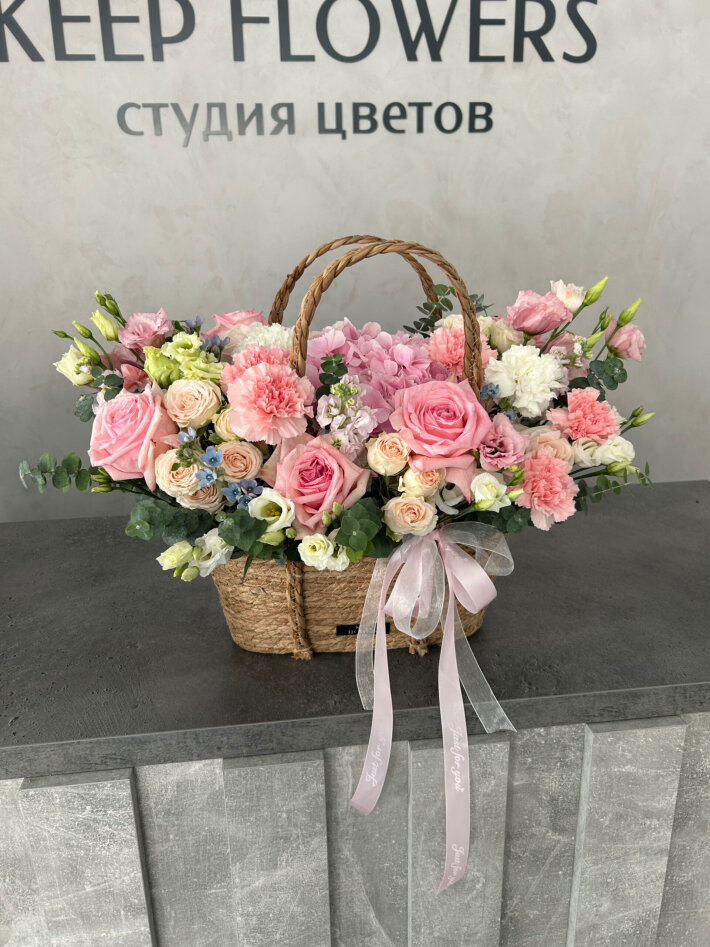 Корзина сборная в розовых оттенках