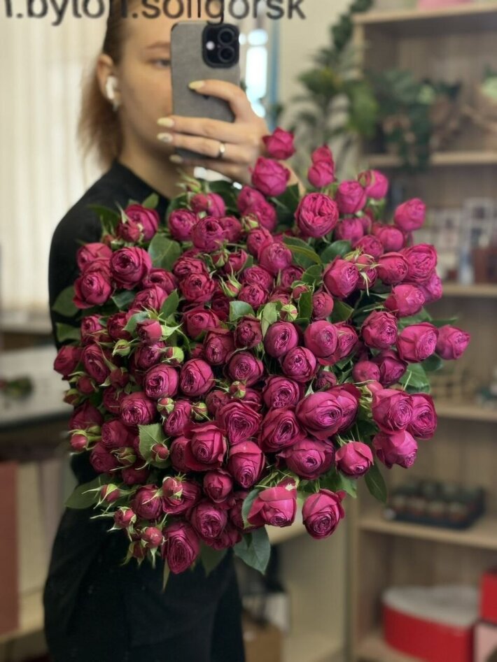 Роза кустовая пионовидная