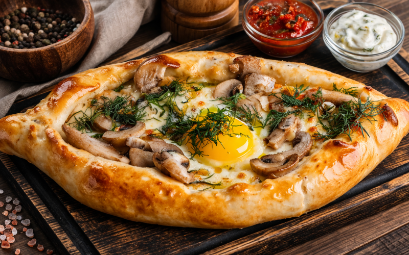 Хачапури с мясом и грибами