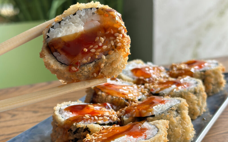 Ролл темпура с креветкой и лососем