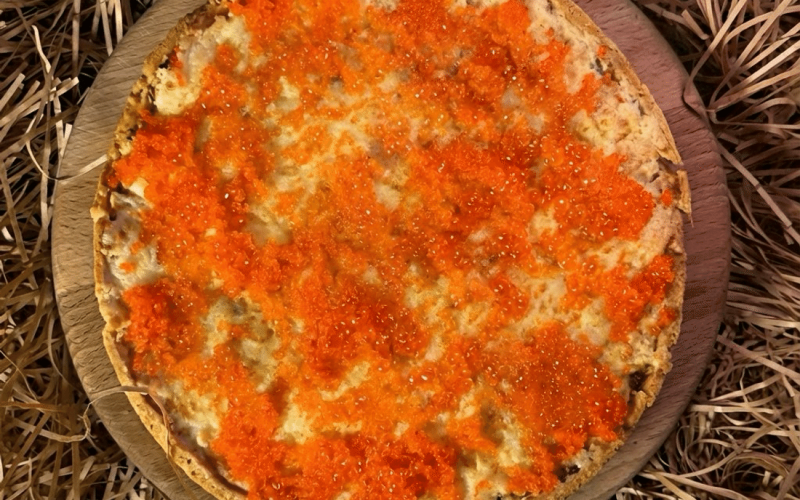 Французский киш с тунцом и икрой