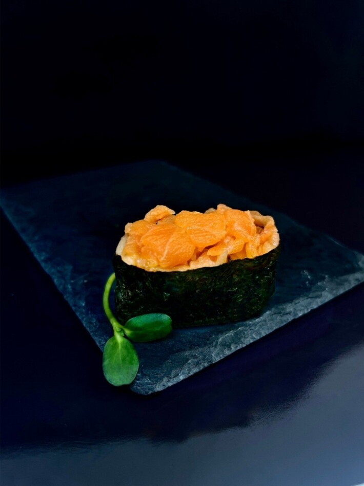 Острый гункан сяке 1 шт.