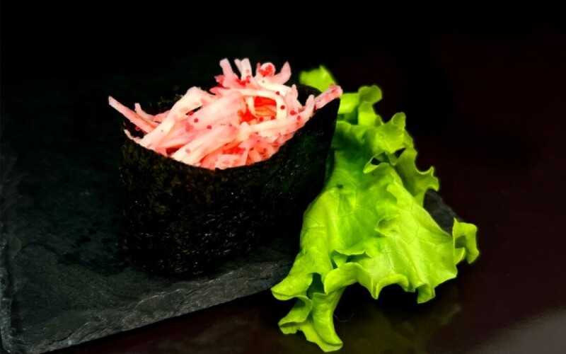 Острый гункан краб 1 шт.