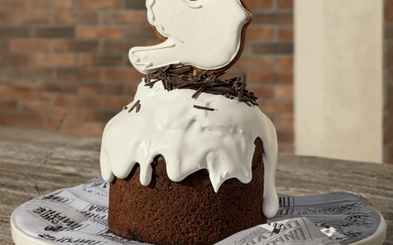 Пасхальный кулич с изюмом «Белая птичка»