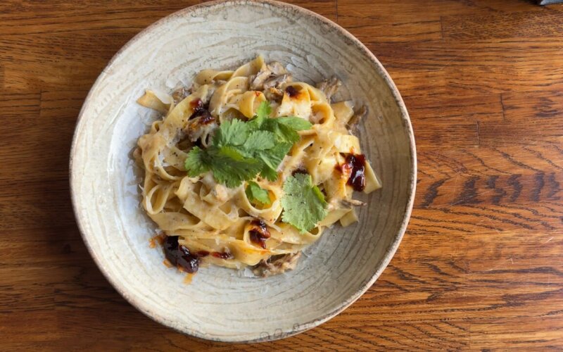 Паста «Фетучини» с рваной уткой