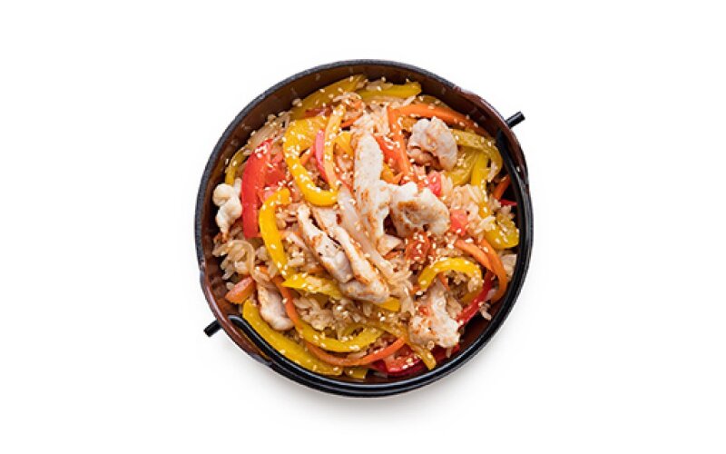 Вок с курицей в сладком чили