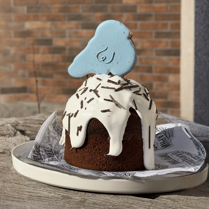 Пасхальный кулич с цукатами «Голубь»