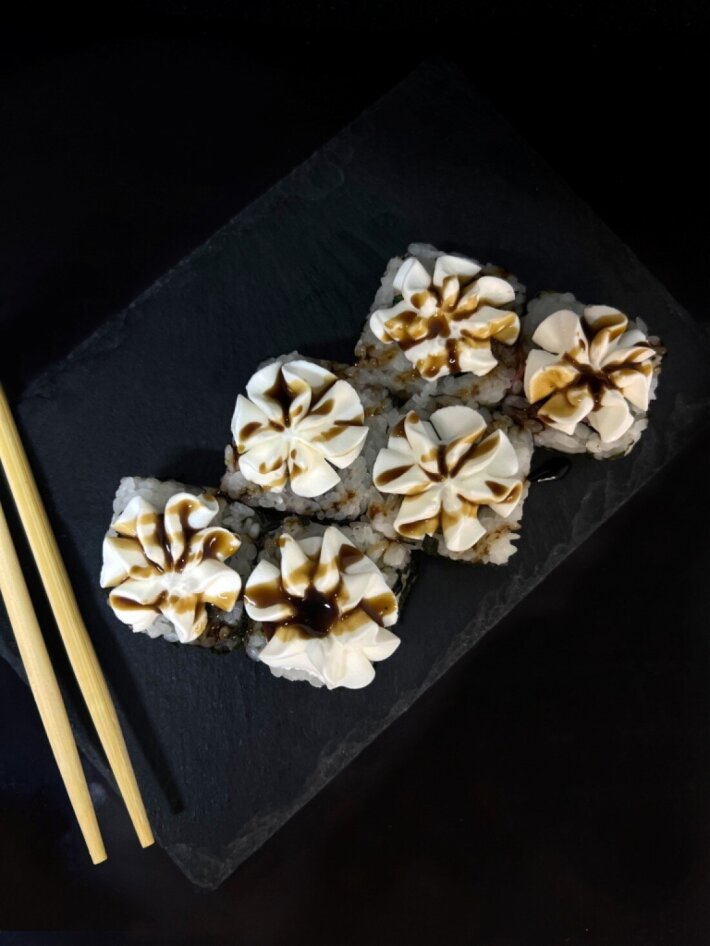 Лава с лососем 8 шт.