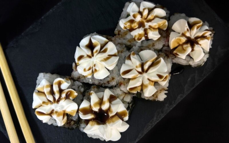 Лава с лососем 8 шт.