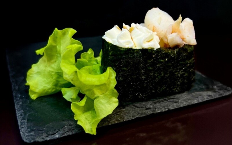 Острый гункан эби 1 шт.