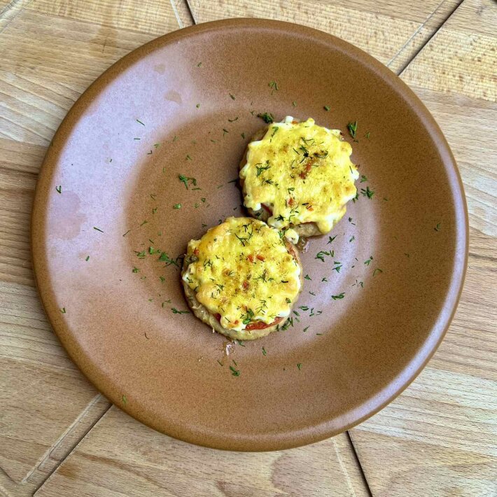 Котлета с грибами, фаршированная сыром «Моцарелла»