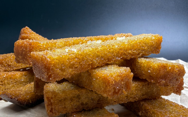 Хлебные гренки с чесноком