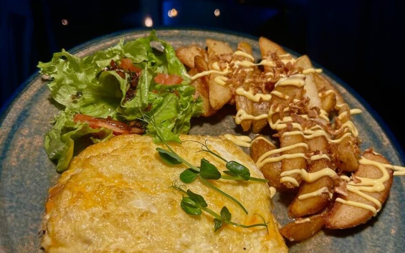 Чикен чиз с дольками картофеля