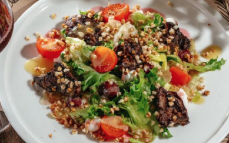 Салат с печенью цыпленка