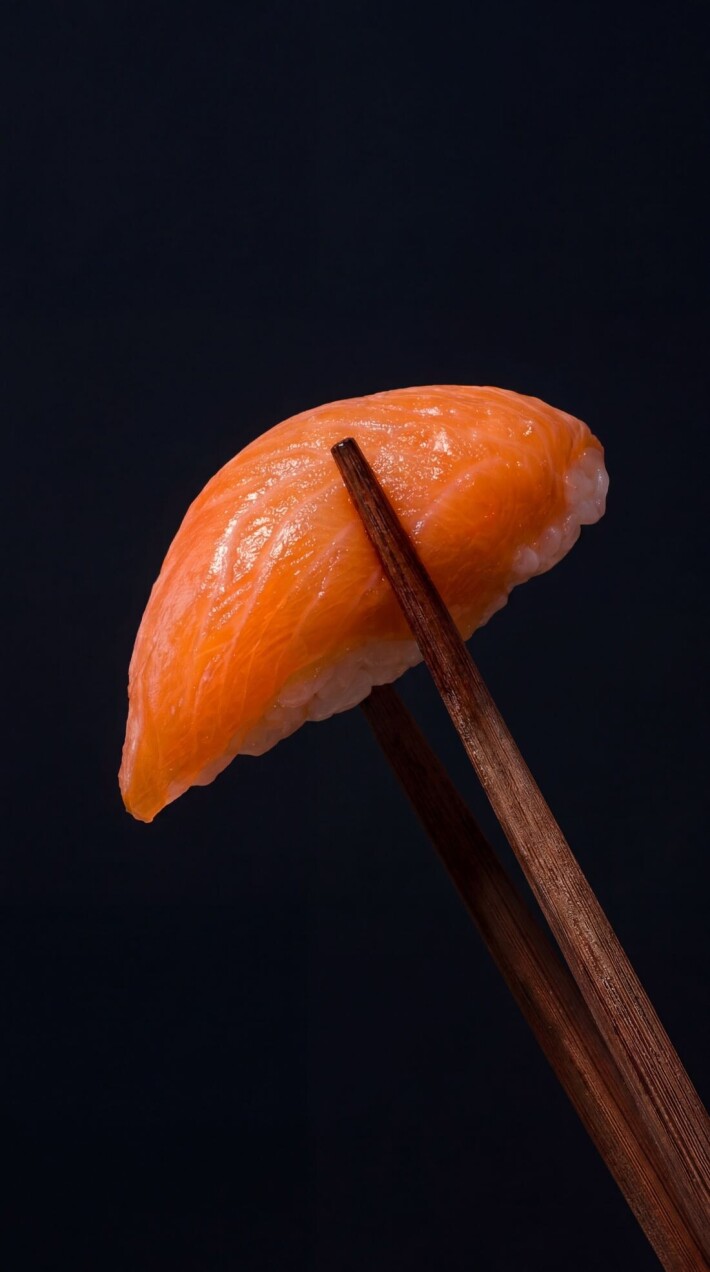 Нигири с лососем