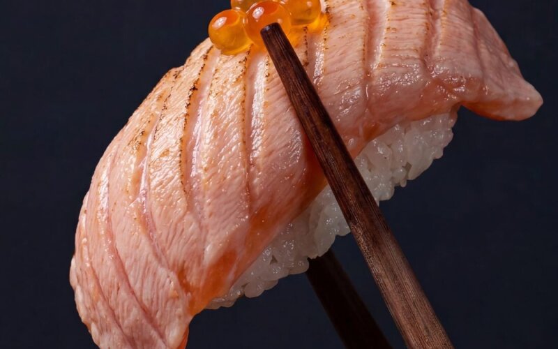 Нигири запеченный лосось