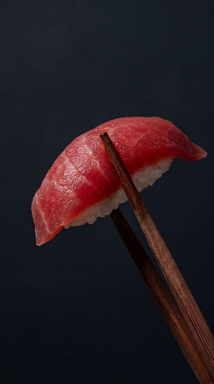 Нигири с тунцом