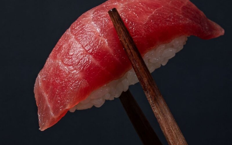 Нигири с тунцом