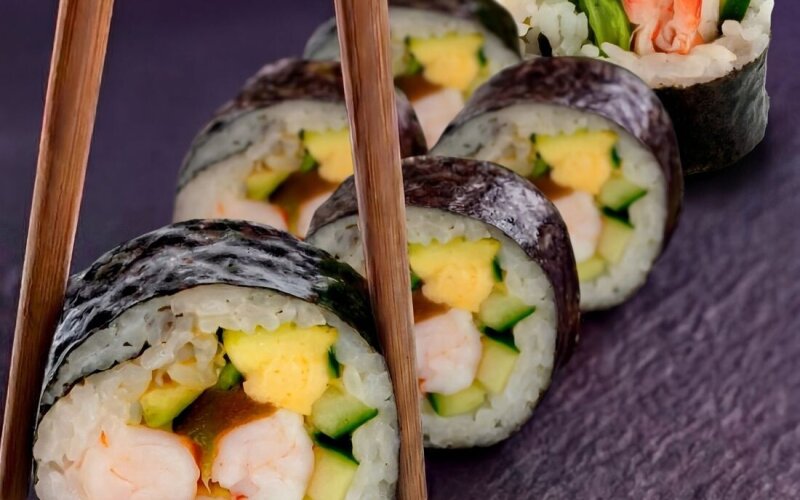 Маки с креветкой