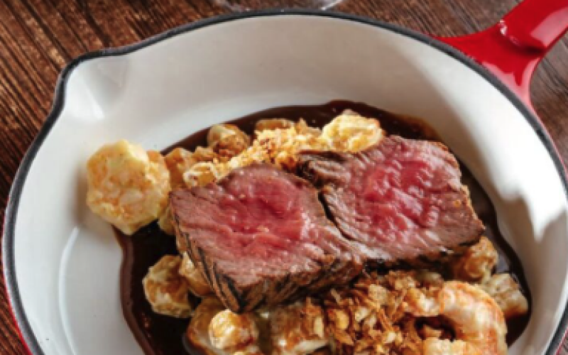 Филе миньон с ньокками и креветками