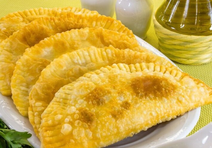 Чебурек с ветчиной и сыром