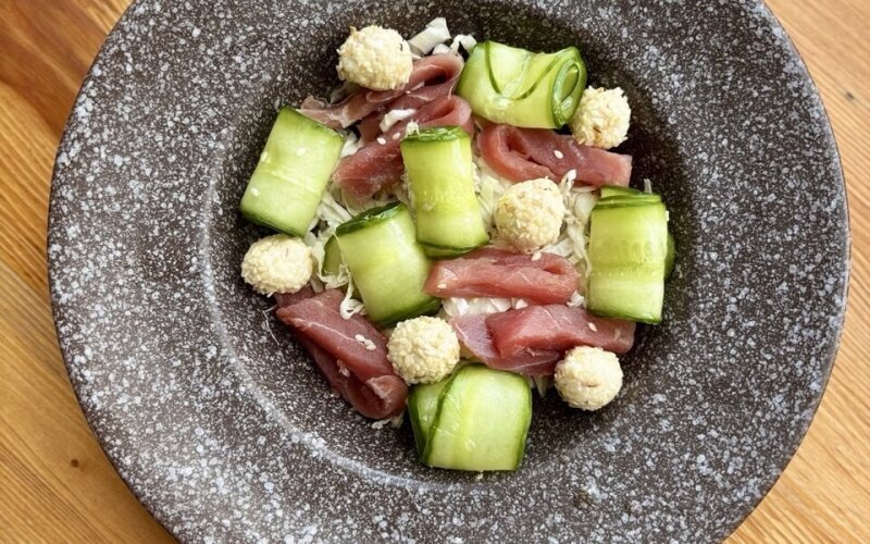 Салат с тунцом