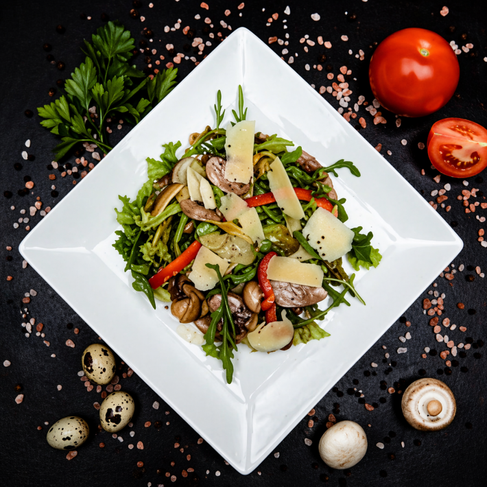 Тёплый салат с говядиной