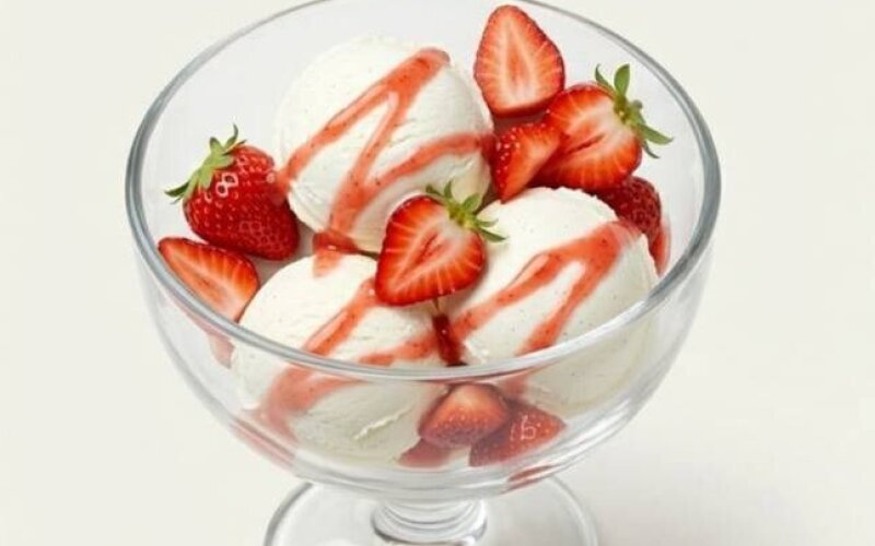 Мороженое «Клубничное облако»