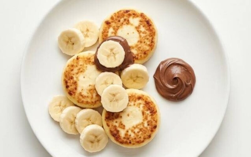 Сырники с бананом и ореховой пастой