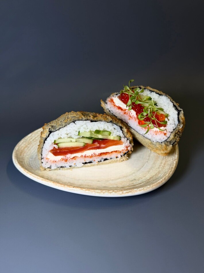 Бургер с лососем