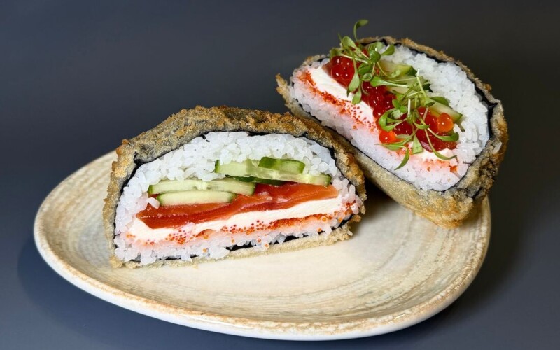 Бургер с лососем