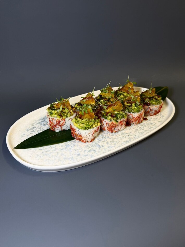 Ролл с апельсином