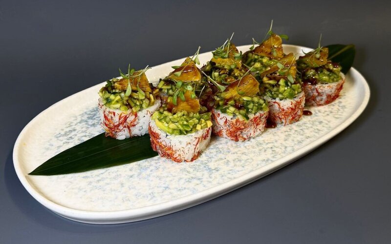 Ролл с апельсином