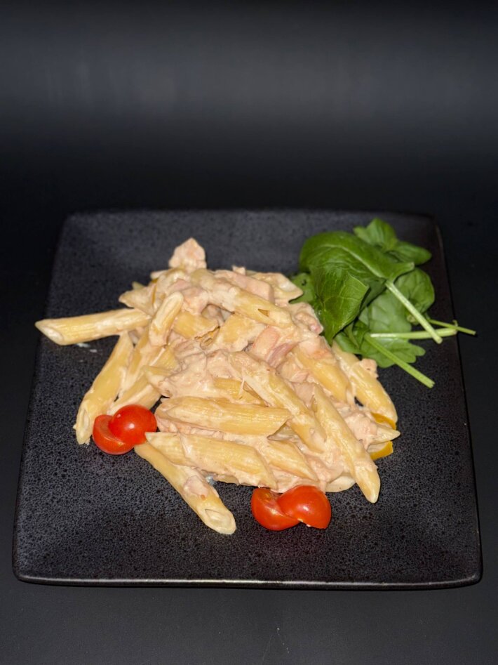 Паста с копчёной курицей
