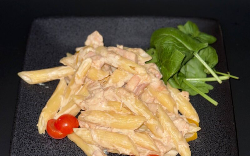 Паста с копчёной курицей