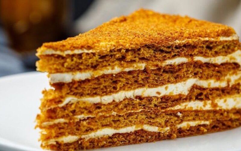 Медовик маленький